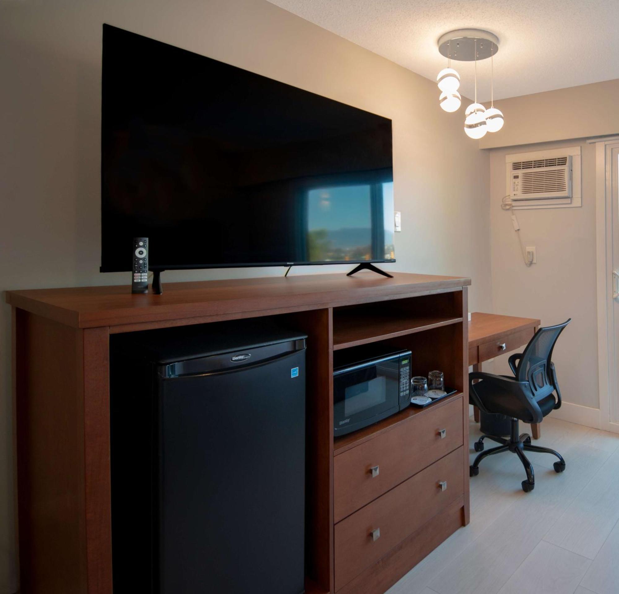 Coast Metro Vancouver Hotel เบิร์นนาบี ภายนอก รูปภาพ