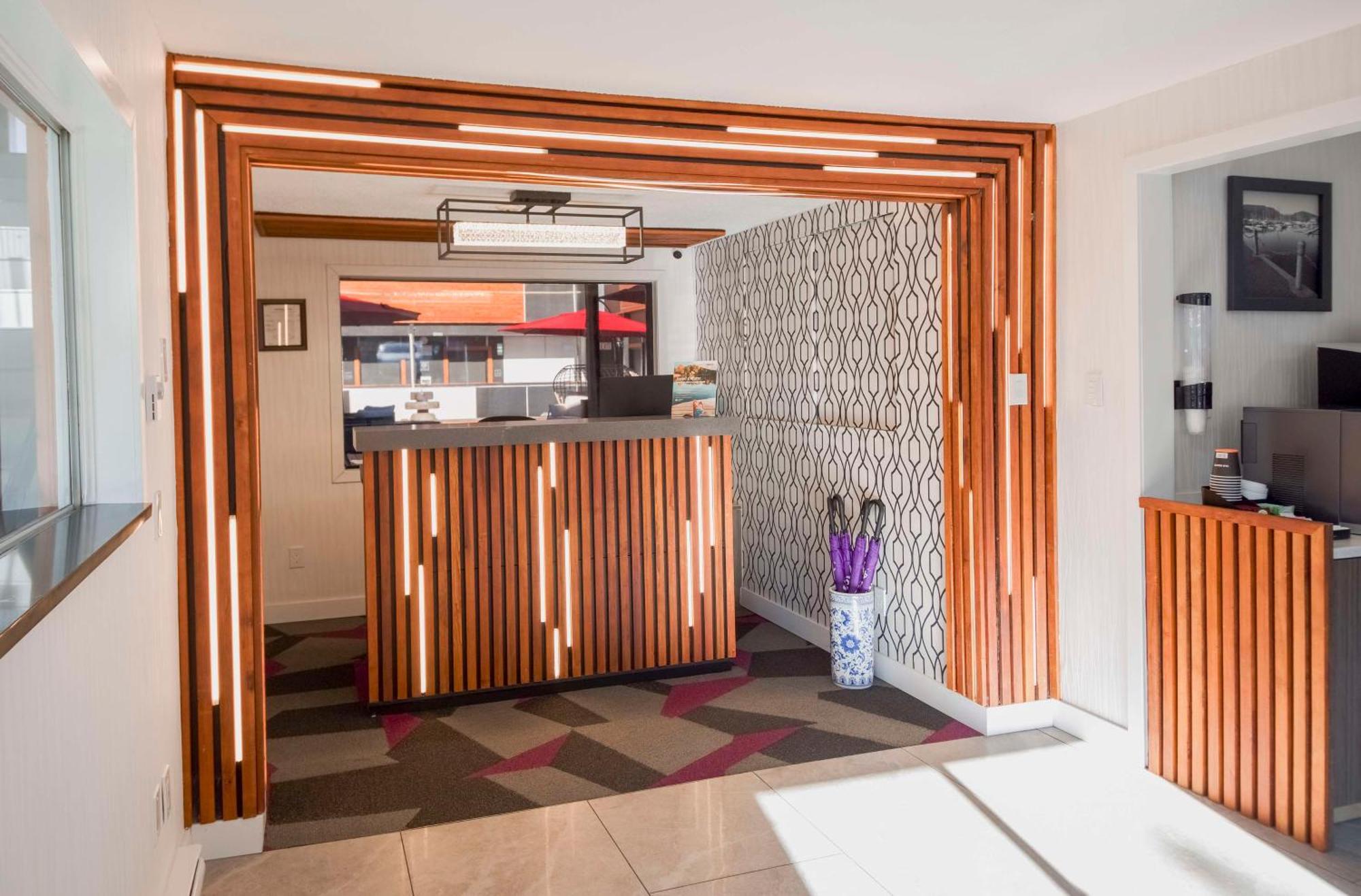 Coast Metro Vancouver Hotel เบิร์นนาบี ภายนอก รูปภาพ