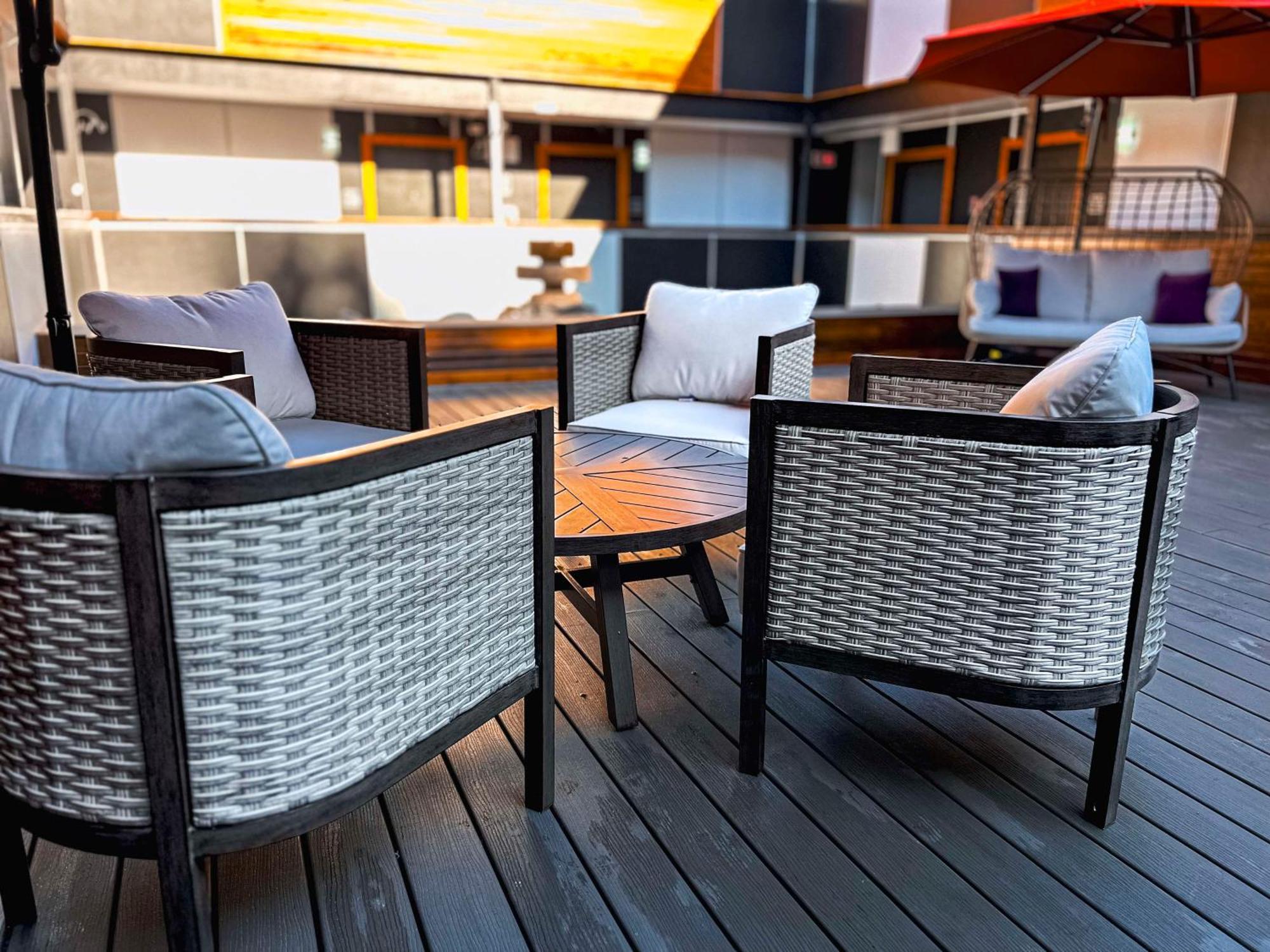 Coast Metro Vancouver Hotel เบิร์นนาบี ภายนอก รูปภาพ