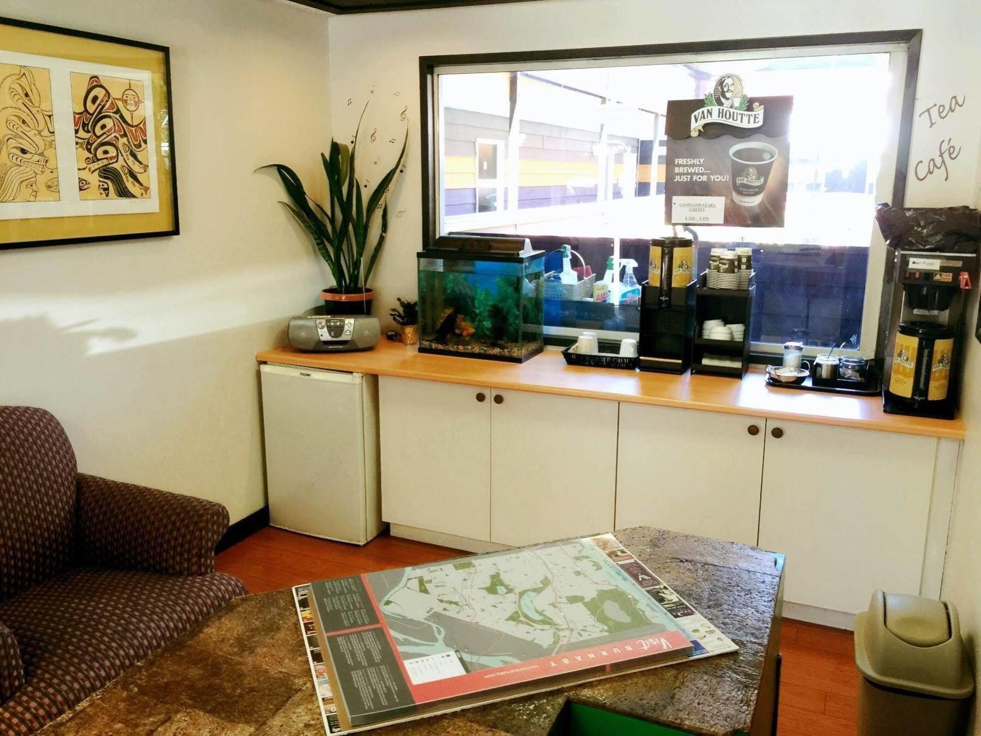 Coast Metro Vancouver Hotel เบิร์นนาบี ภายนอก รูปภาพ